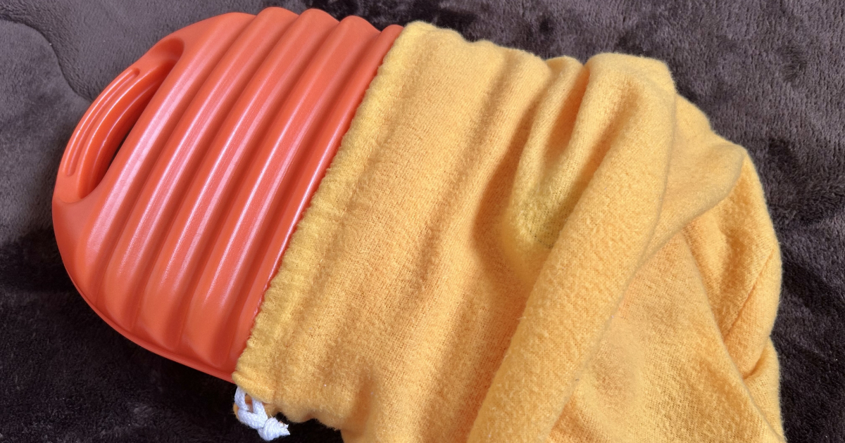 賢い人は知っている！湯たんぽカバーの隠れた代用品